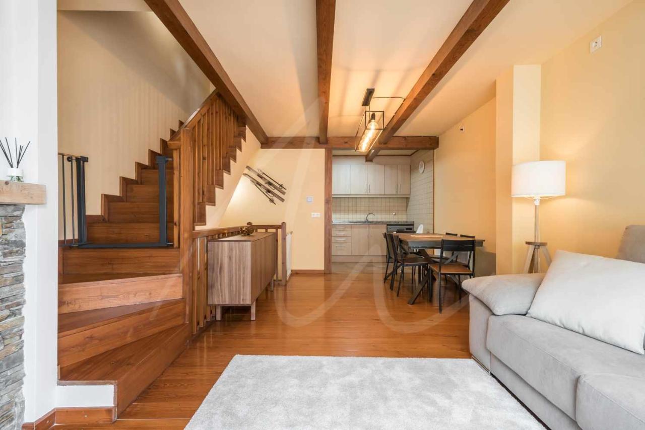 Casa Artiga De Lin By Seamount Rentals Les Bordes Екстер'єр фото
