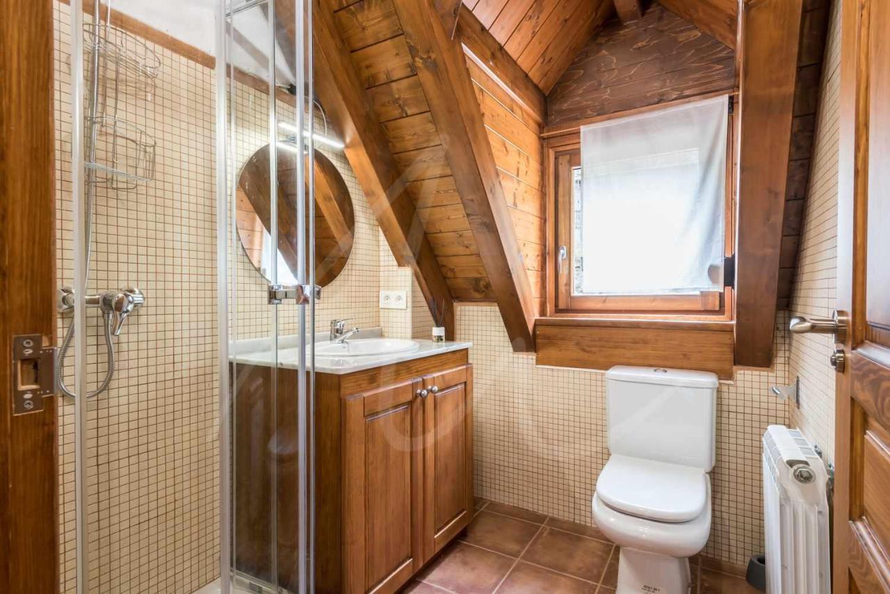 Casa Artiga De Lin By Seamount Rentals Les Bordes Екстер'єр фото