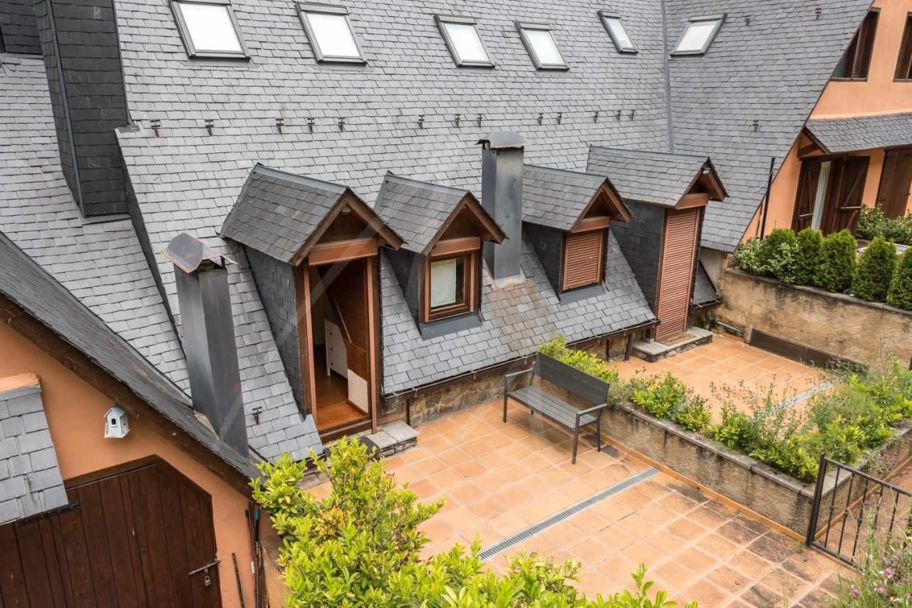 Casa Artiga De Lin By Seamount Rentals Les Bordes Екстер'єр фото